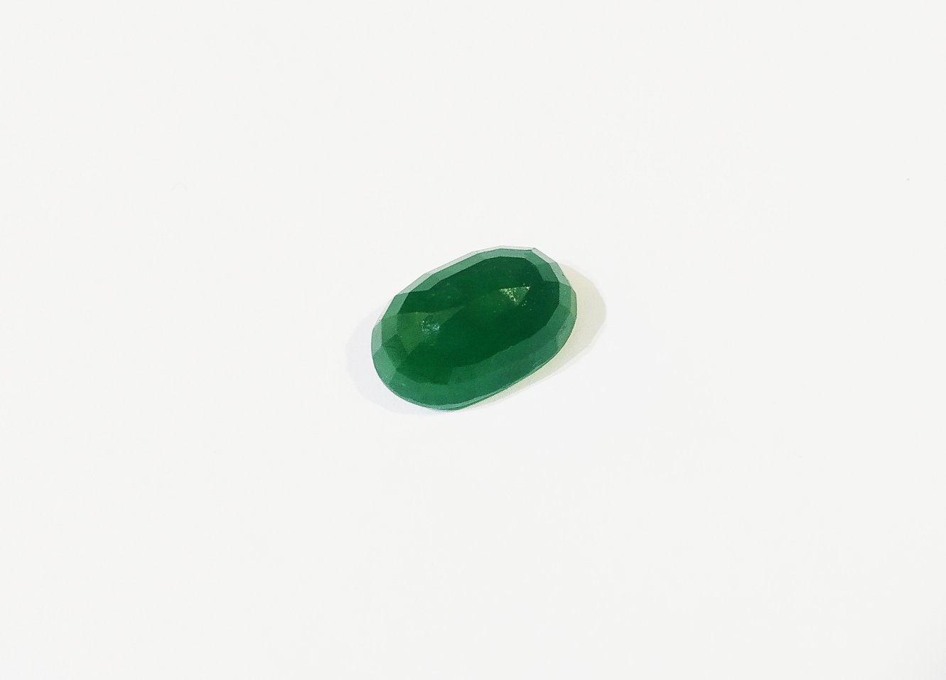 Abhimantrit Panna (Emerald Stone) in Oval Shape – 7.25 Carat & Lab-  Certified – Shivaago