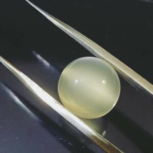 Transparent Creamy Moonstone (Feldspar) Lab- Certified & Abhimantrit 6.95 Carat - Image 4