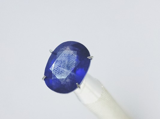 blue sapphire gemstone or neelam stone benefits will sapphire gemstone suit  you know here-Gemology: नीलम पहनने से आप होंगे मालामाल या कंगाल? ज्योतिष  अनुसार जानें इसके लाभ और नुकसान | Jansatta