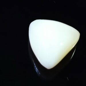 Natural Triangle White Coral Stone & Abhimantrit  7.25 Carat - Image 1