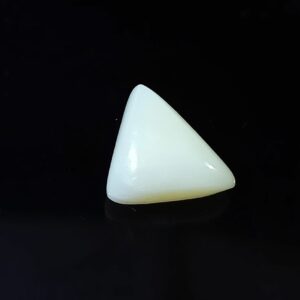 Natural Triangle White Coral Stone & Abhimantrit  7.25 Carat - Image 4