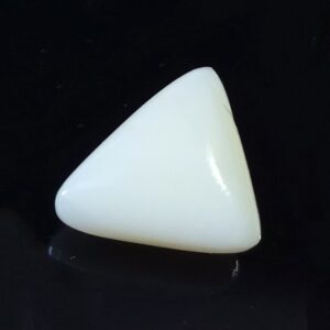 Natural Triangle White Coral Stone & Abhimantrit  7.25 Carat - Image 3