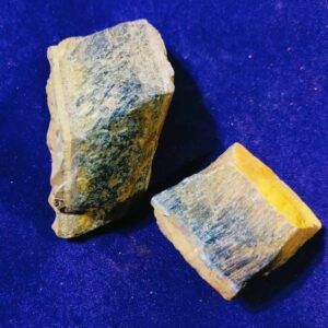 Abhimantrit Tiger eye Raw Stone (2-3 piece) Original & Certified - Image 3