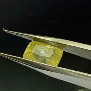 Abhimantrit Srilankan Pukhraj Yellow Sapphire 6 Carat - Origin Tested, Certified - Image 2