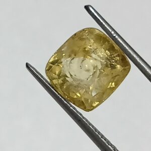 Mantrit (Energized) Yellow Square Sapphire (Pukhraj) 3.22 Carat With Certified - Image 2